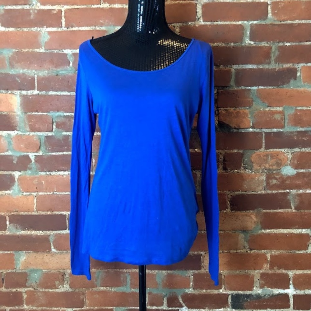 Light and Loose Long-Sleeved Shirt